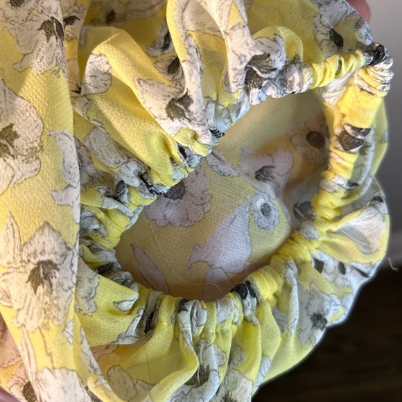 ZARA Chiffon Floral Yellow Women's Blouse with Clinched Waist Medium - Picture 4 of 10